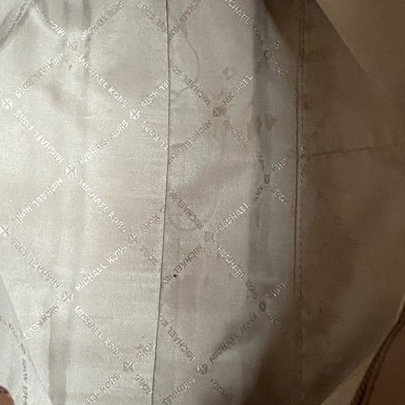 Michael Kors Jet Set Travel Chain Shoulder Tote - Picture 11 of 14